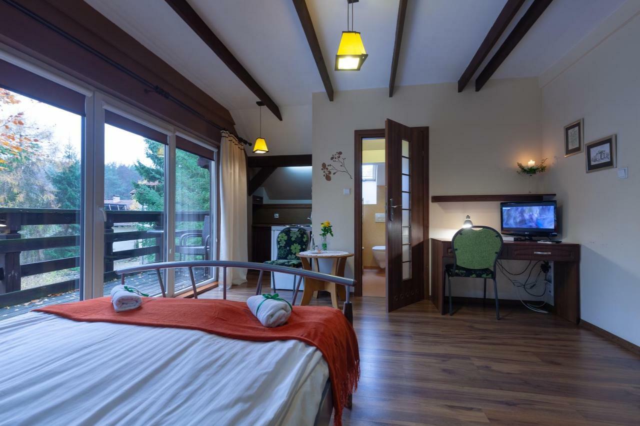 Poziomka Hotel Kujan Buitenkant foto