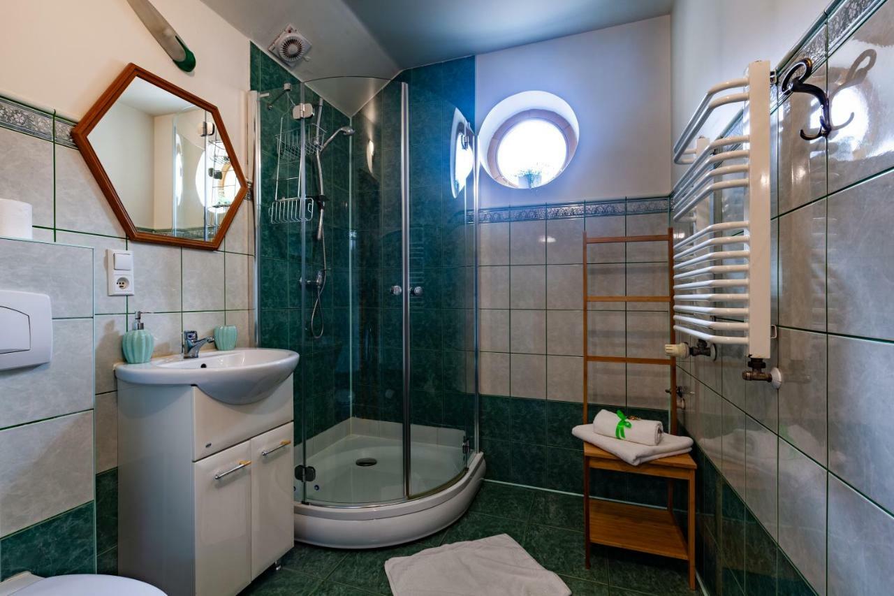 Poziomka Hotel Kujan Buitenkant foto