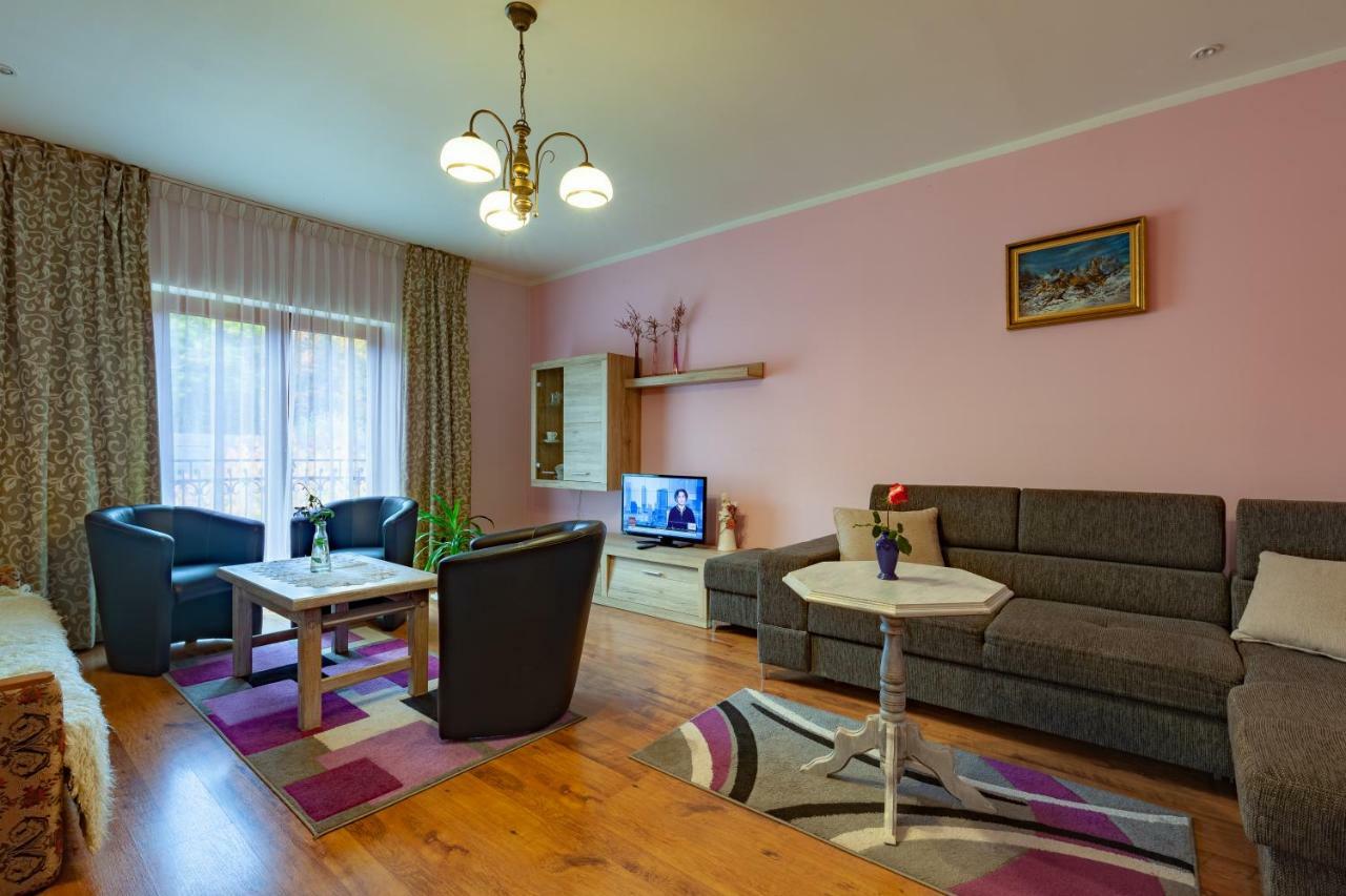Poziomka Hotel Kujan Buitenkant foto