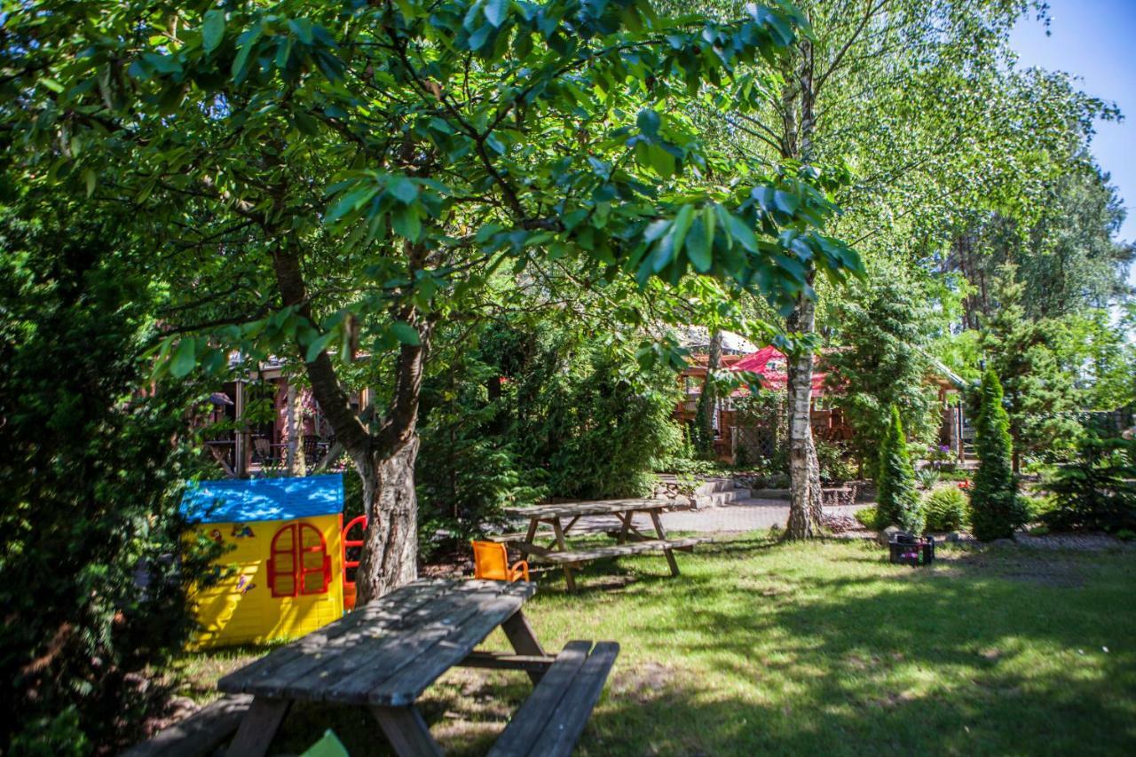 Poziomka Hotel Kujan Buitenkant foto