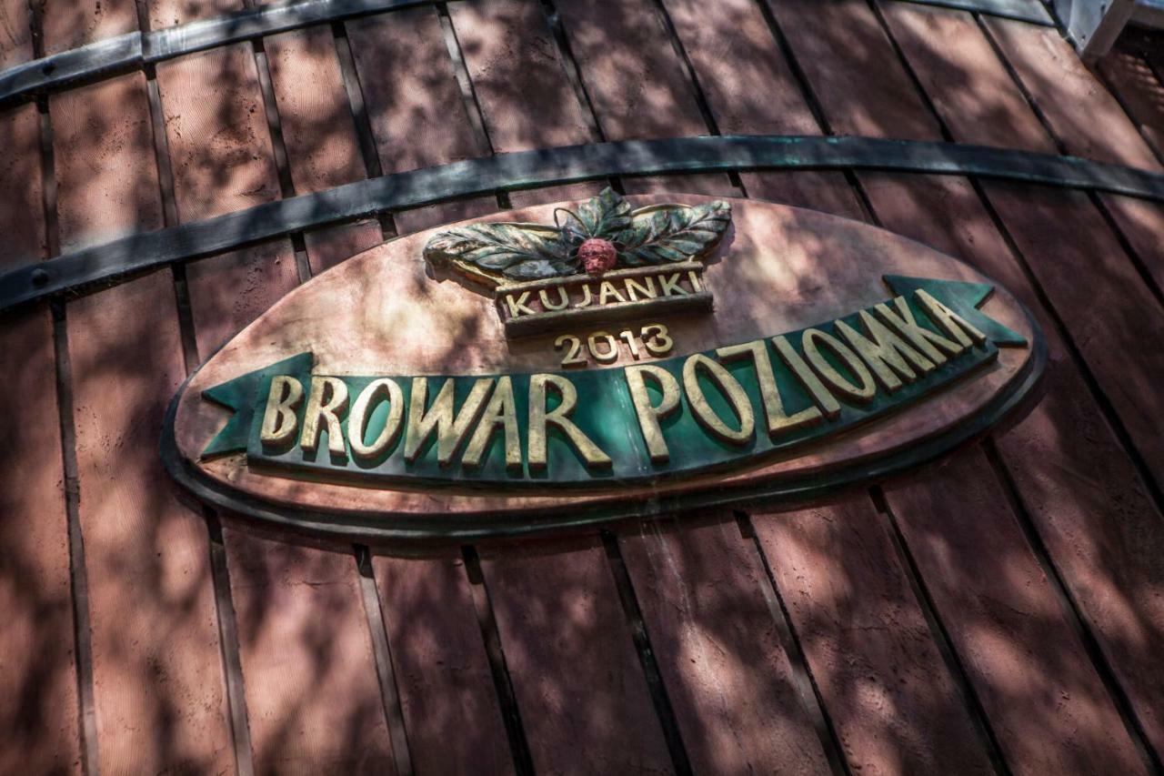 Poziomka Hotel Kujan Buitenkant foto