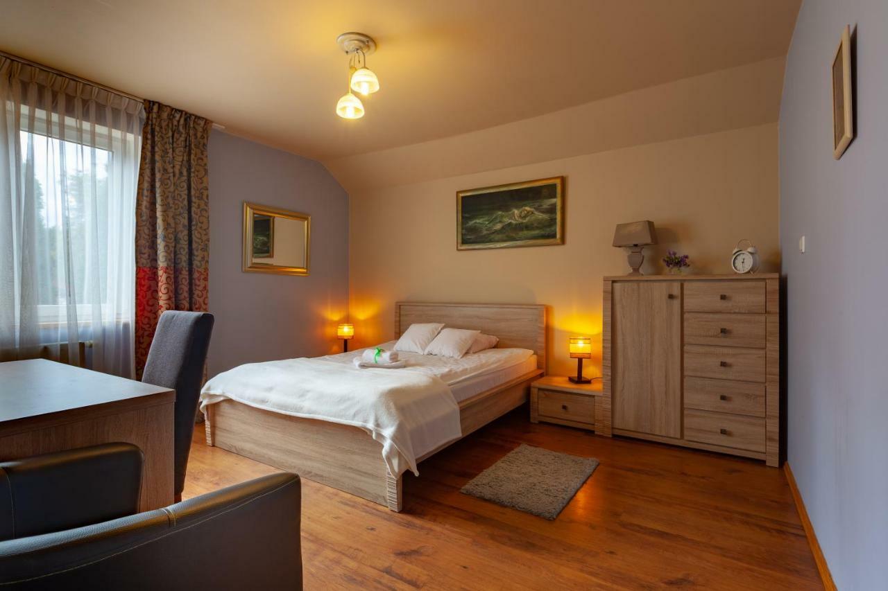 Poziomka Hotel Kujan Buitenkant foto