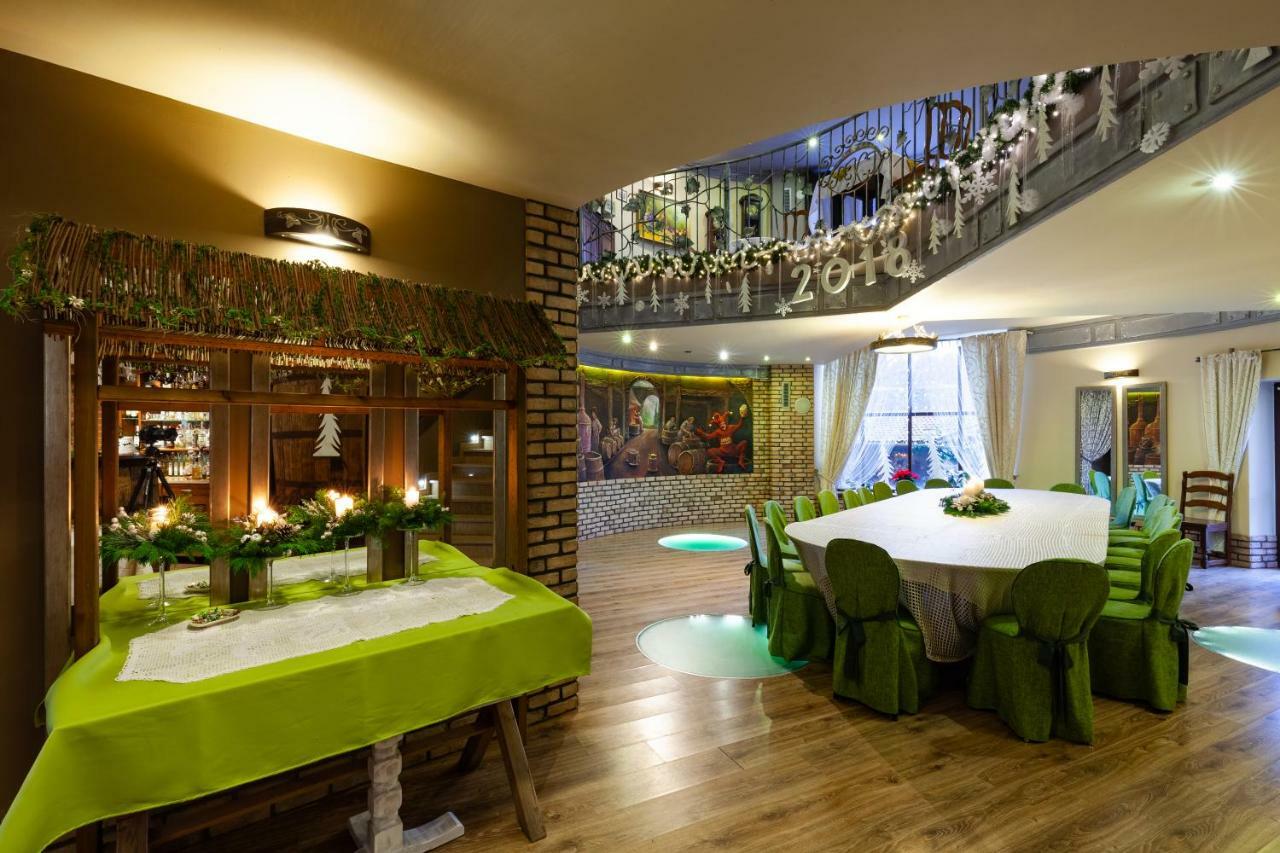 Poziomka Hotel Kujan Buitenkant foto